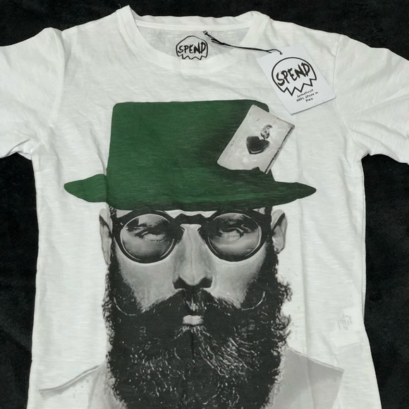 Tee with cool artwork - Picture 2 of 3